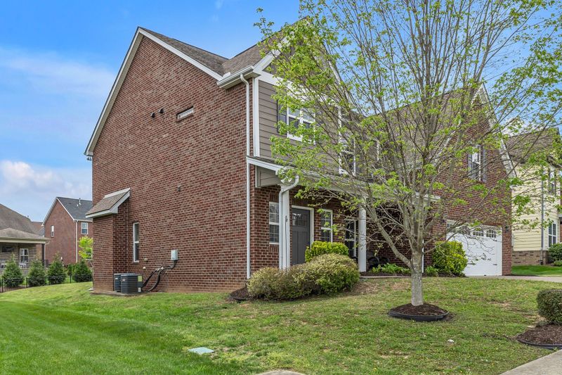 2183 Chaucer Park Ln, Thompsons Station, TN 37179