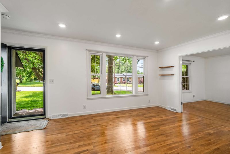 7438 Bridle Dr, Nashville, TN 37221