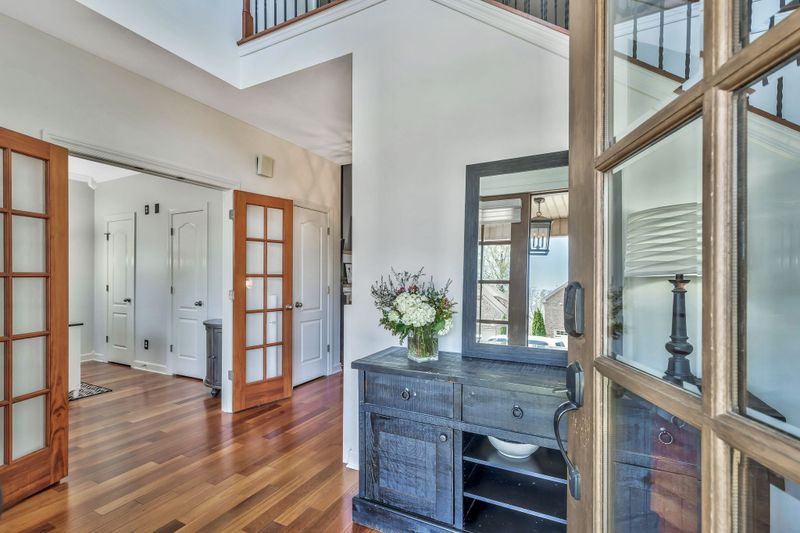 525 Summit Oaks Ct, Nashville, TN 37221