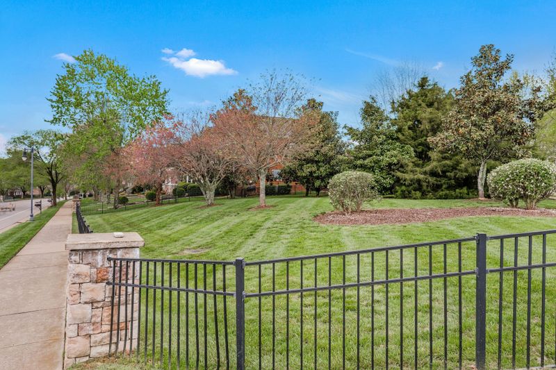 3044 Oxford Glen Dr, Franklin, TN 37067