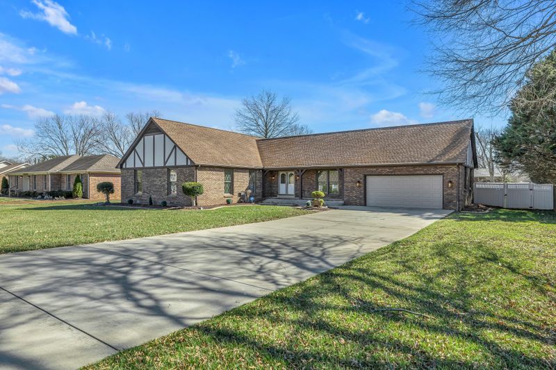 619 Richard Rd, Murfreesboro, TN 37129