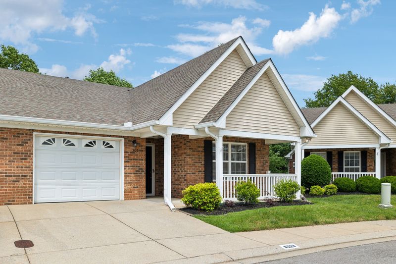 502 Village Green Cir, Murfreesboro, TN 37128