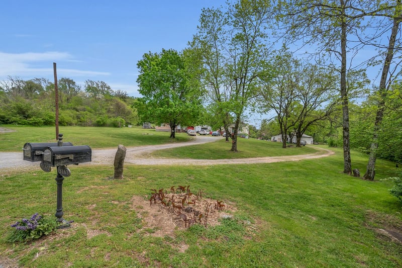 3163 Brandau Rd, Hermitage, TN 37076