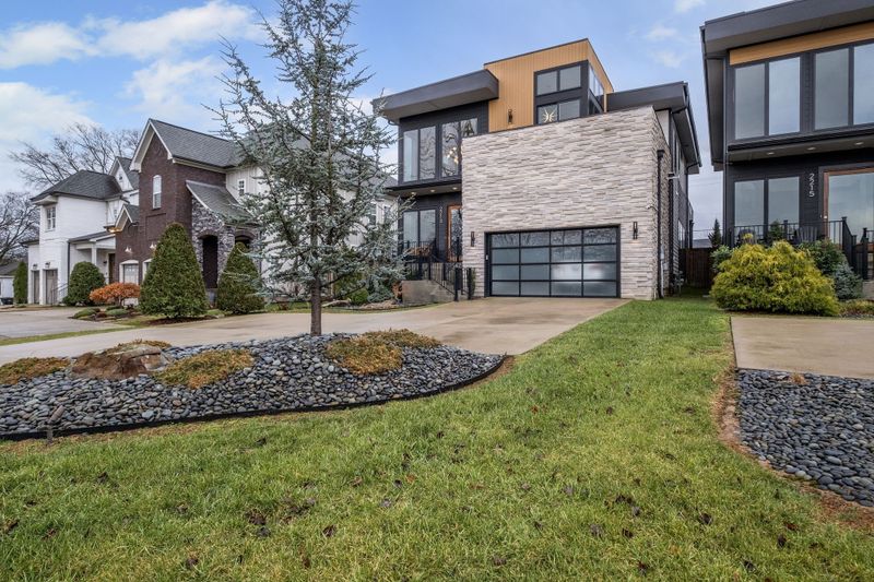 2213 Castleman Dr, Nashville, TN 37215