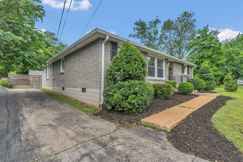 1429 Shelton Ave, Nashville, TN 37216