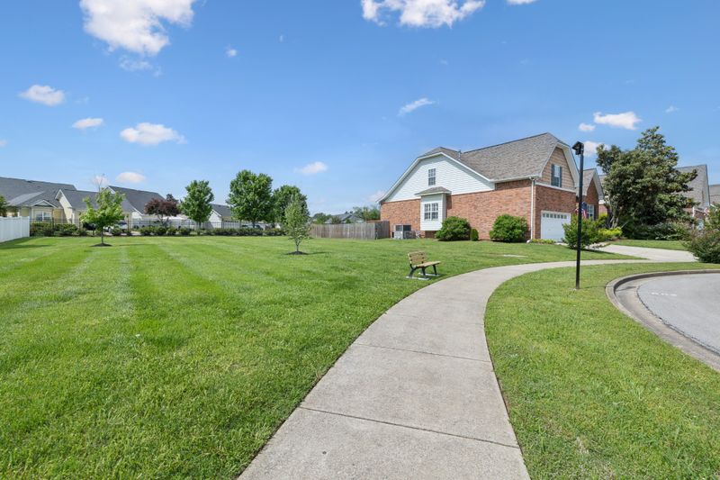 2142 Gold Valley Dr, Murfreesboro, TN 37130