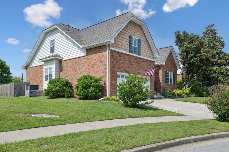 2142 Gold Valley Dr, Murfreesboro, TN 37130