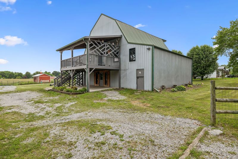 210 S 3rd St, Dickson, TN 37055