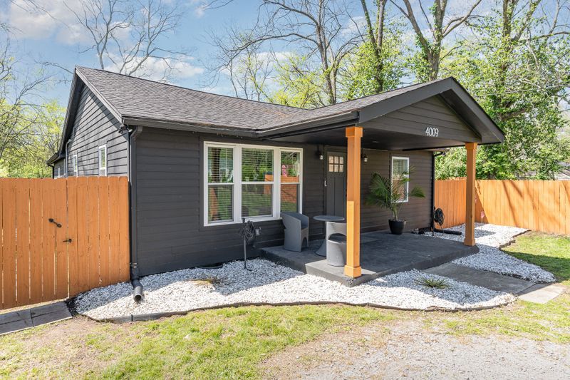 4009 Fairview Dr, Nashville, TN 37218