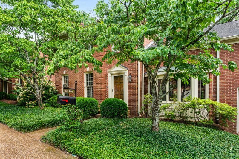 624 Estes Rd, Nashville, TN 37215