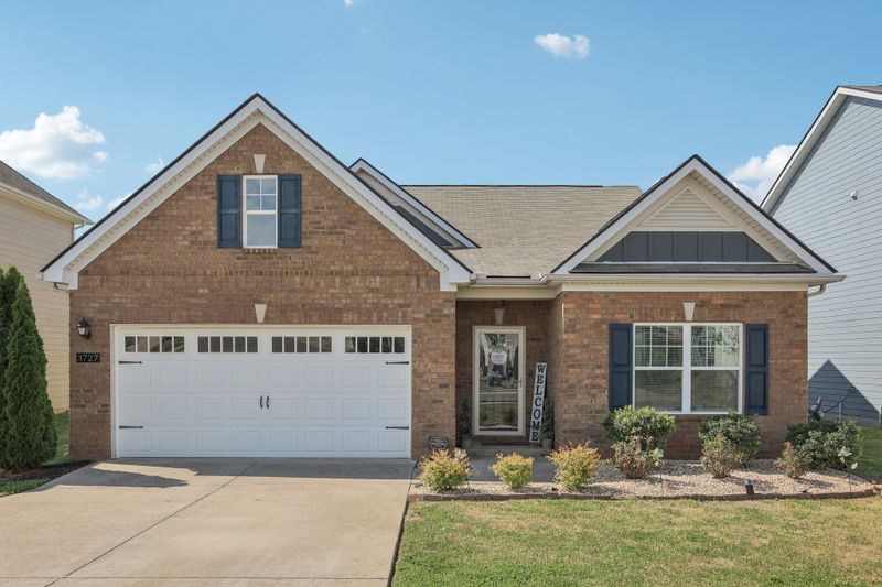 3727 Pelham Wood Dr, Murfreesboro, TN 37128