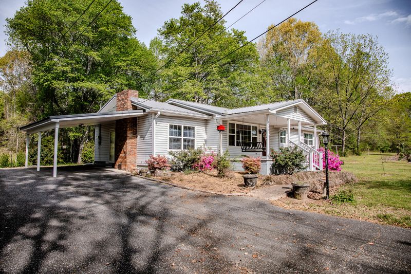 2590 Miracle Dr, Rocky Face, GA 30740