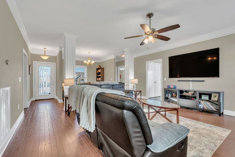 729 Indian Park Dr, Murfreesboro, TN 37128