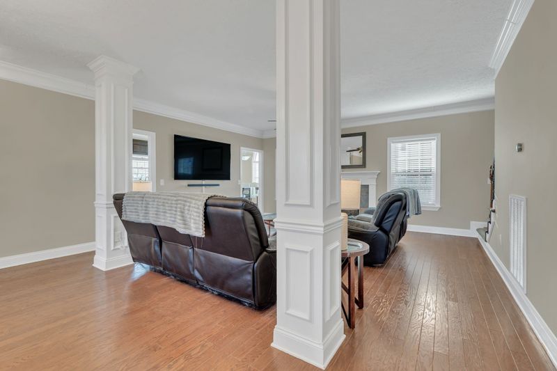 729 Indian Park Dr, Murfreesboro, TN 37128