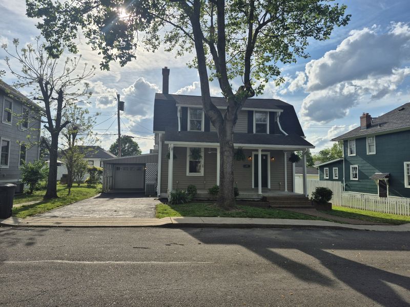 1102 Birdsall St, Old Hickory, TN 37138