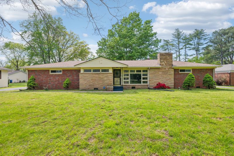 909 Hillsboro Rd, Franklin, TN 37064