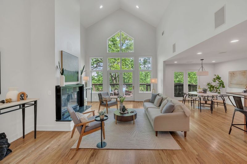 635 Harpeth Trace Dr, Nashville, TN 37221