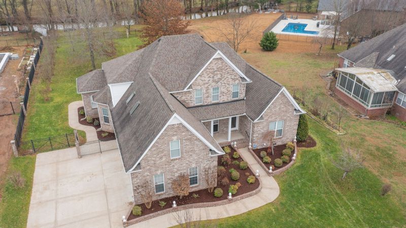 2106 Creekwalk Dr, Murfreesboro, TN 37130