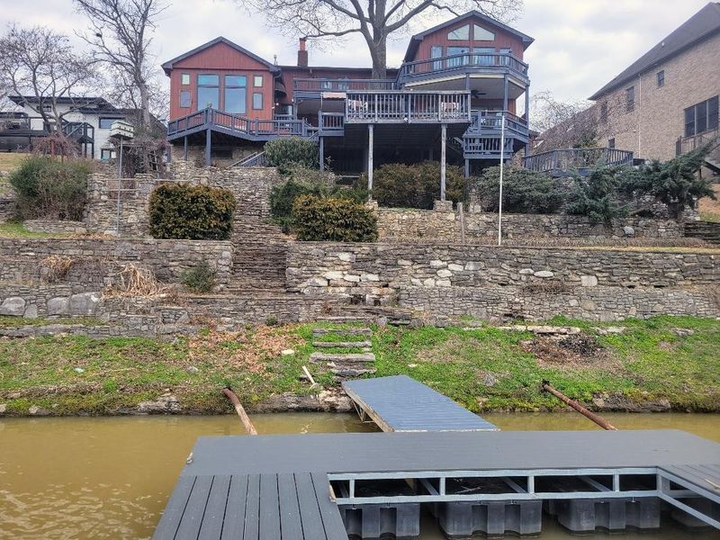 1203 Shoreside Dr, Hendersonville, TN 37075