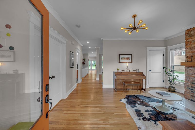 1125 Greenland Ave, Nashville, TN 37216