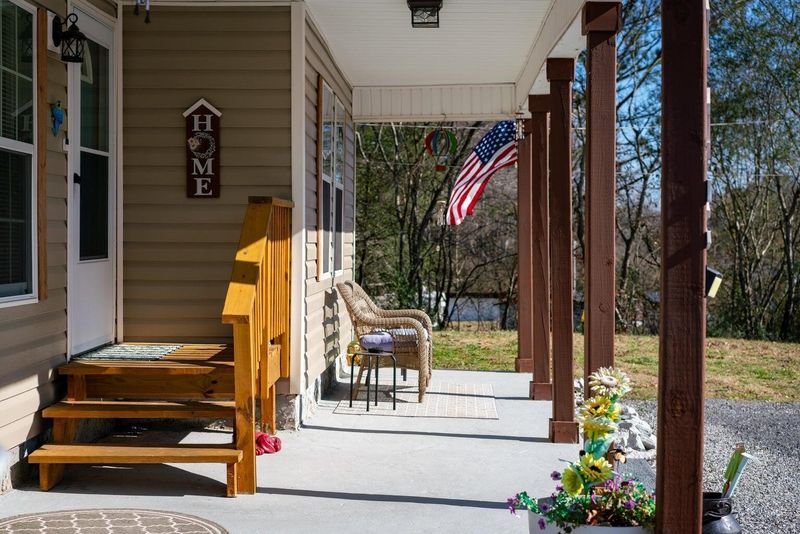 113 Ireland Ln, Chickamauga, GA 30707