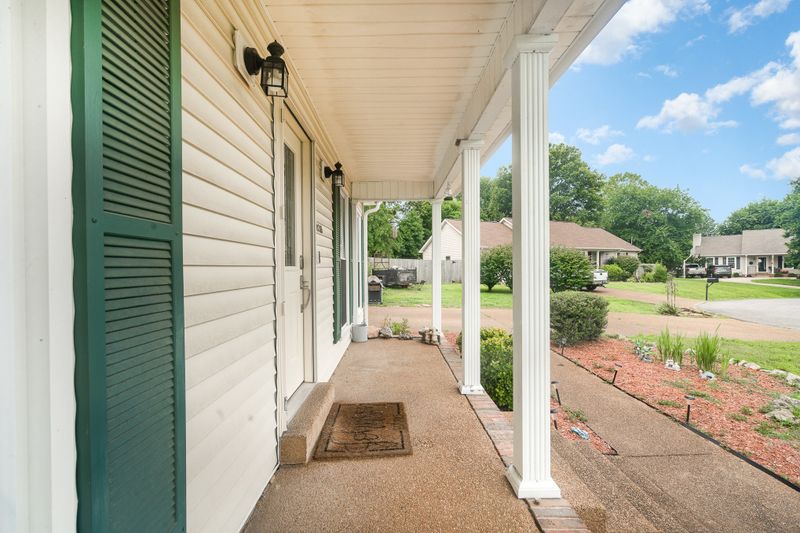 3019 Windsor Dr, Columbia, TN 38401
