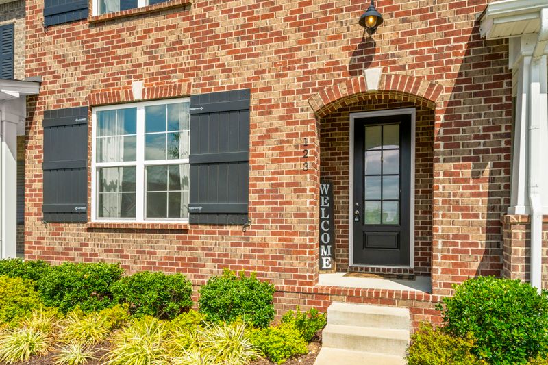 123 Saddlewood Ln, Hendersonville, TN 37075