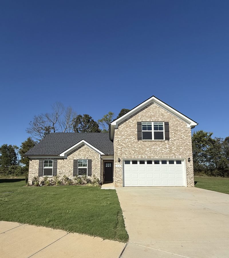 217 Streamflow Dr, Ashland City, TN 37015