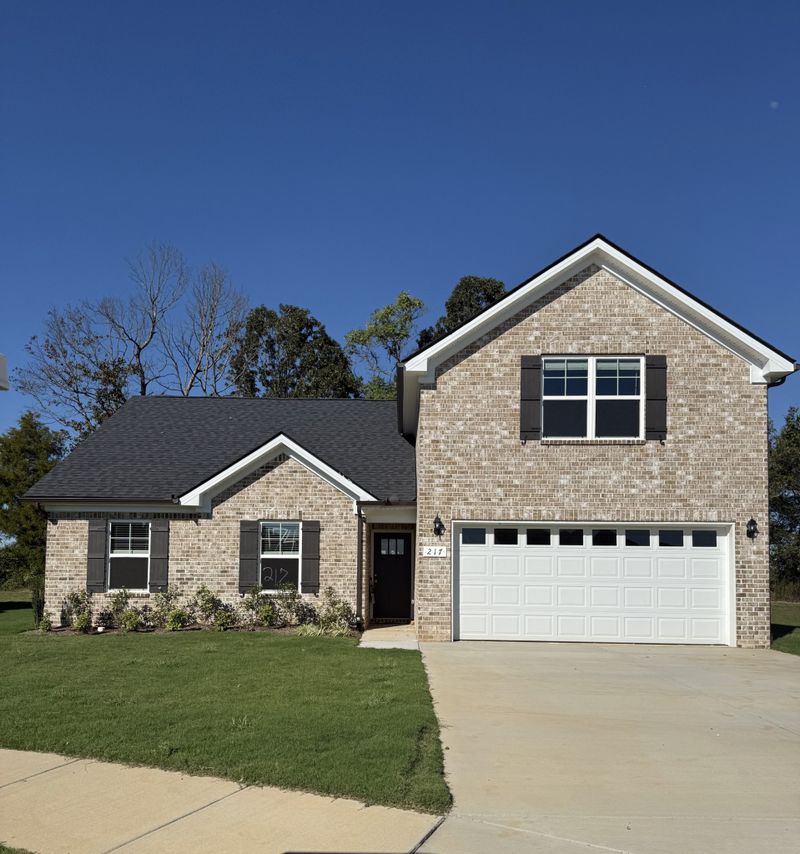 217 Streamflow Dr, Ashland City, TN 37015