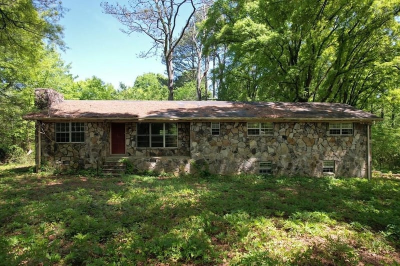2829 Se Wells Dr, Dalton, GA 30720