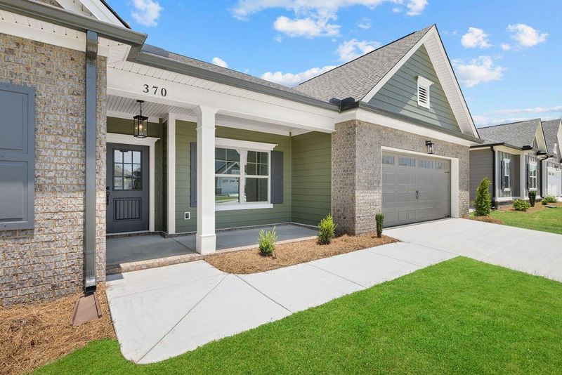 370 Winchester Dr, Rossville, GA 30741