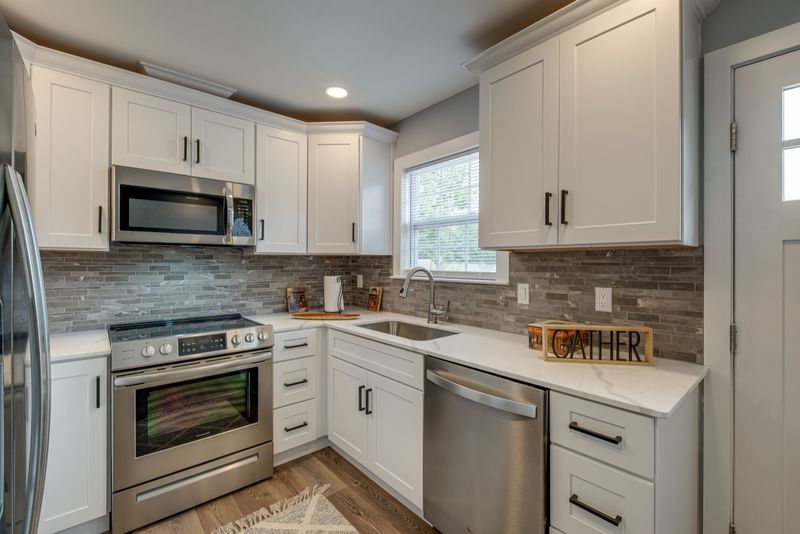 1911 Riverside Dr, Nashville, TN 37216