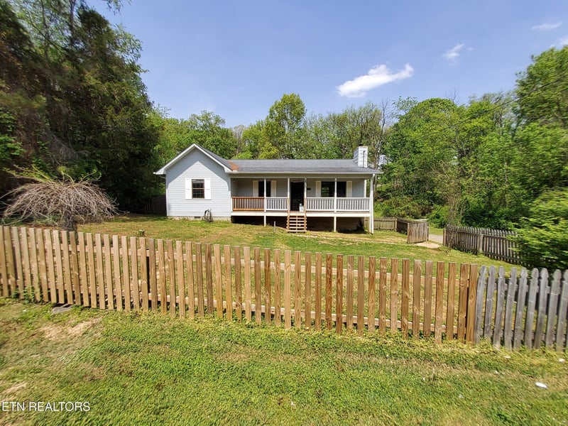 1228 Payne School Dr, Sevierville, TN 37876