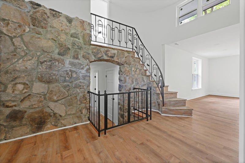 1302 Peter Pan Rd, Lookout Mountain, GA 30750
