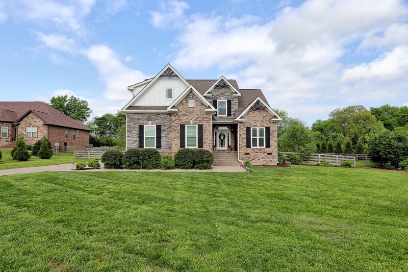 3020 Cross Gate Ln, Columbia, TN 38401