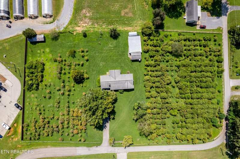 111 Harmon Rd, Maryville, TN 37804
