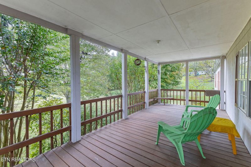 14958 14958 Buttermilk Rd, Lenoir City, TN 37771