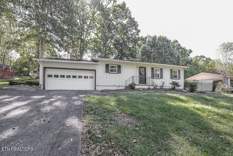 400 W 10th Ave, Lenoir City, TN 37771