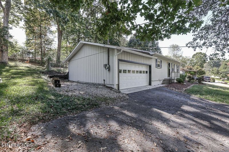 400 W 10th Ave, Lenoir City, TN 37771