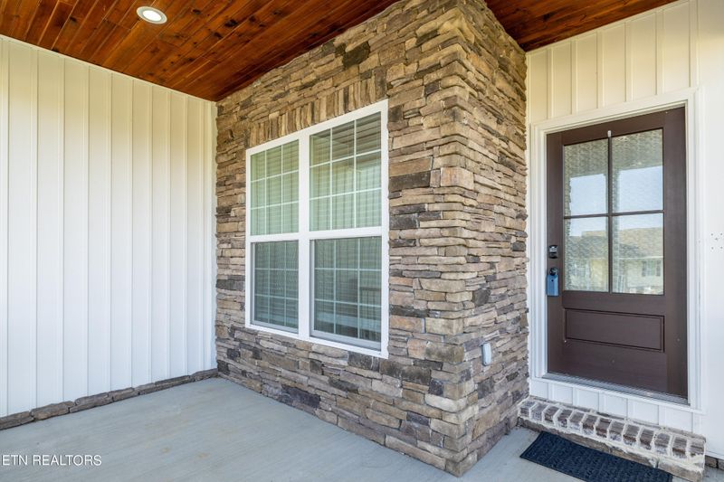 1709 Bend View Ln, Sevierville, TN 37876