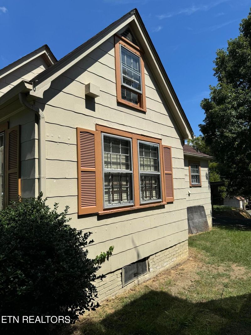 2740 Woodbine Ave, Knoxville, TN 37914