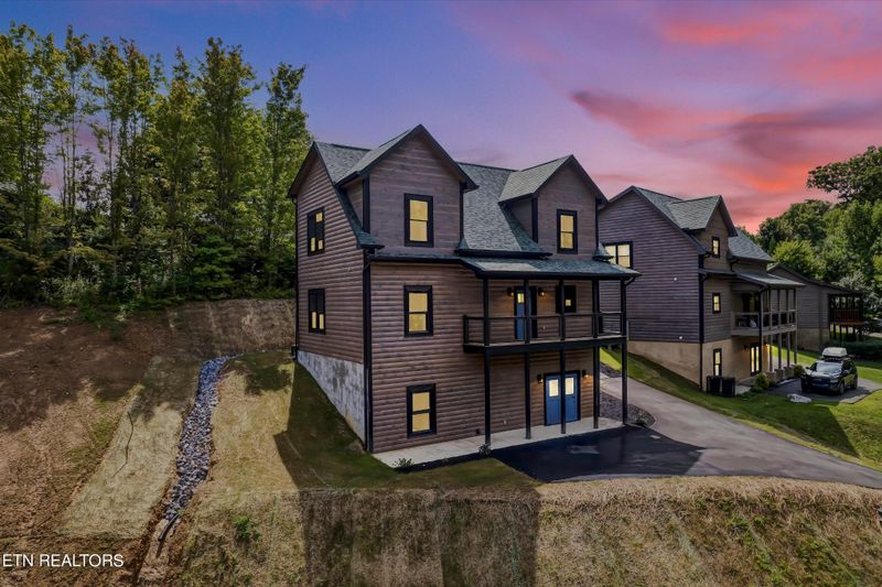 2605 Stonebrook Dr, Sevierville, TN 37863