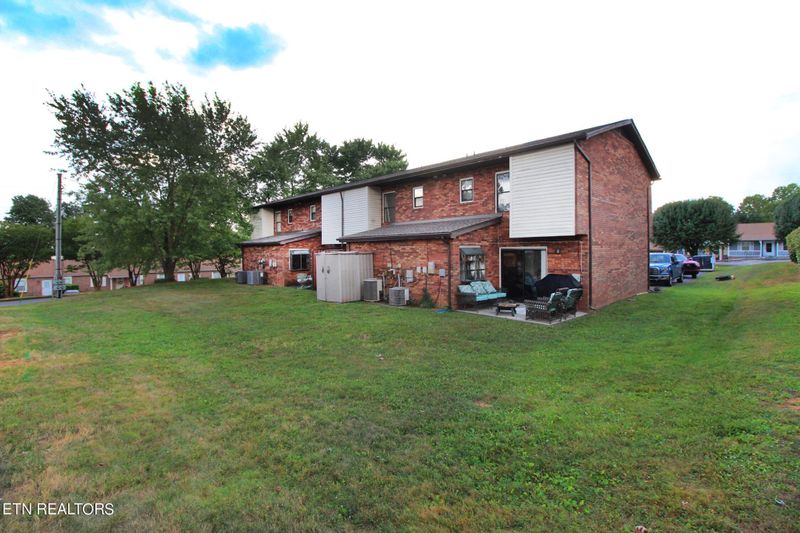 2023 Belle Terra Rd, Knoxville, TN 37923