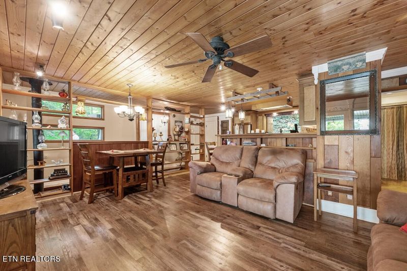 411 Duncan Ln, Andersonville, TN 37705