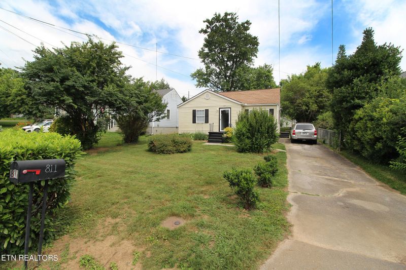 811 Banks Ave, Knoxville, TN 37917