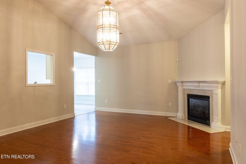 5523 Beverly Square Way, Knoxville, TN 37918