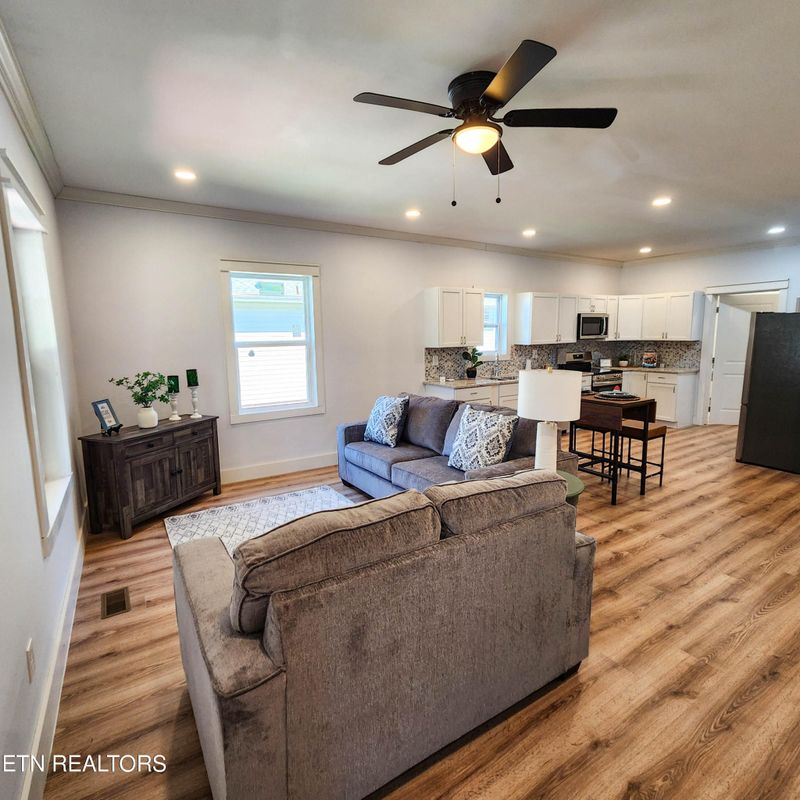 2736 Tarleton Ave, Knoxville, TN 37914