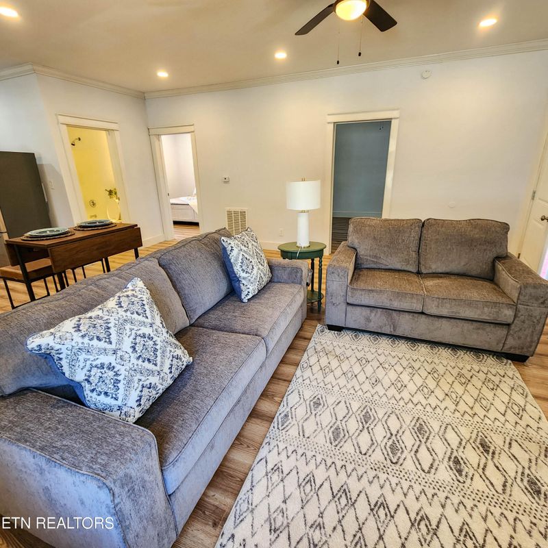 2736 Tarleton Ave, Knoxville, TN 37914