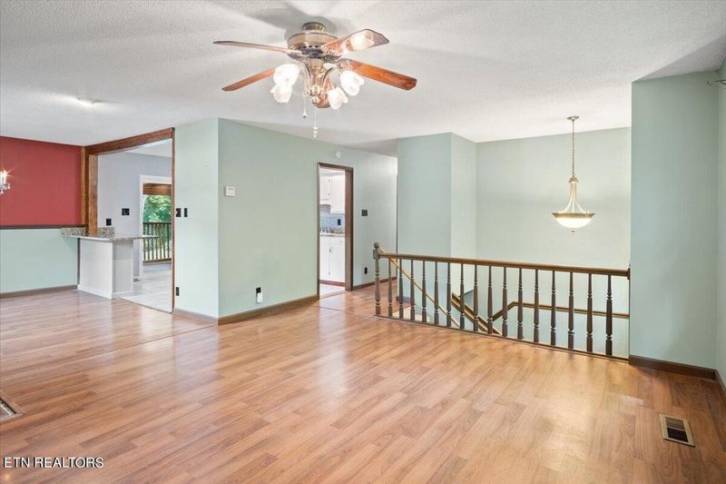 624 Lester Rd, Knoxville, TN 37920