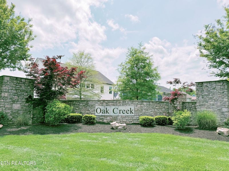 1546 Clearmill Dr, Lenoir City, TN 37772
